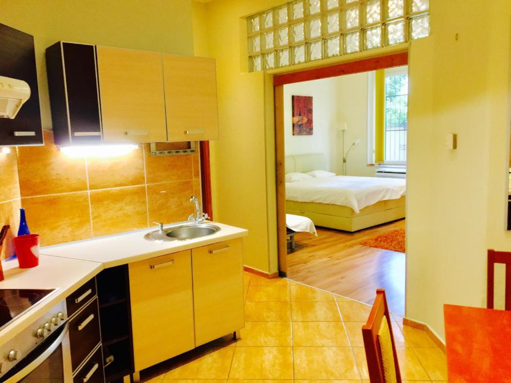 Kaz7 Kazinczy Apartment Budapest Bagian luar foto